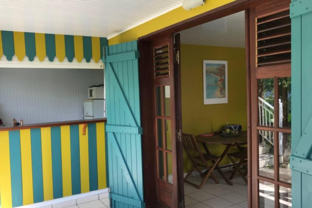 Case A Lili, Joli Bas De Villa Face A La Mer. Terre-De-Haut Esterno foto